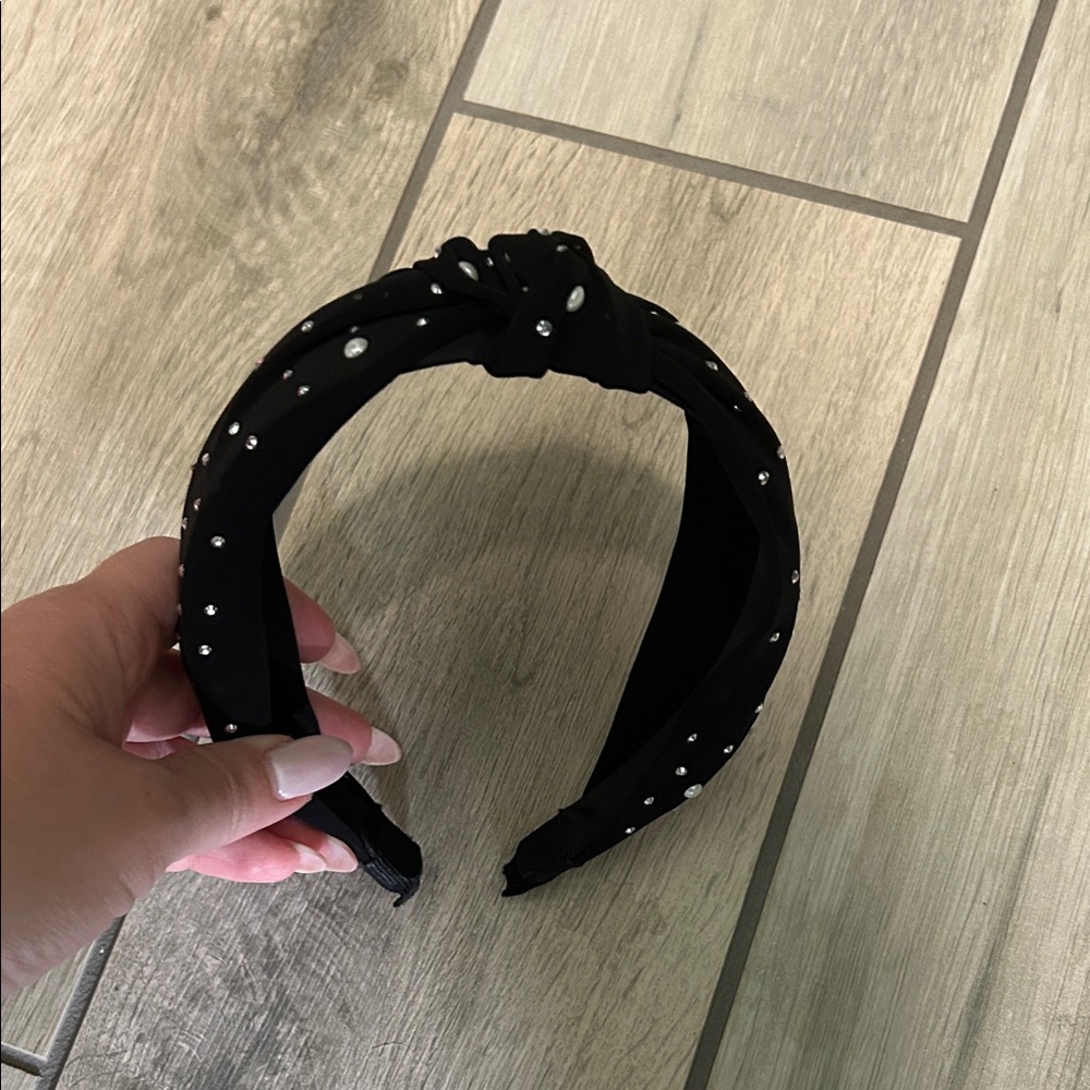 Elegant Black Headband with Rhinestones